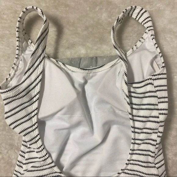 Abercrombie & Fitch One Piece Bathing Swimsuit Sz XS Black White Striped - Picture 5 of 8